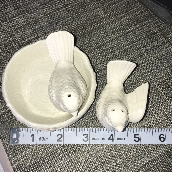Fitz and Floyd Birds in Nest Salt and Pepper Shakers - Picture 8 of 9
